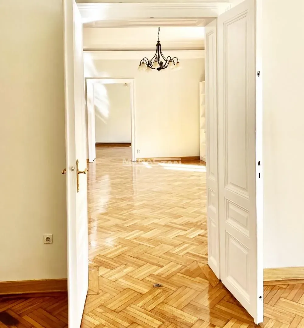 Sale, apartment, 239m², Stari Grad, Beograd