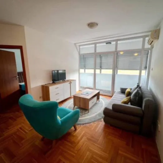 Izdavanje, jednosoban stan, 45m², City Kvart, Podgorica