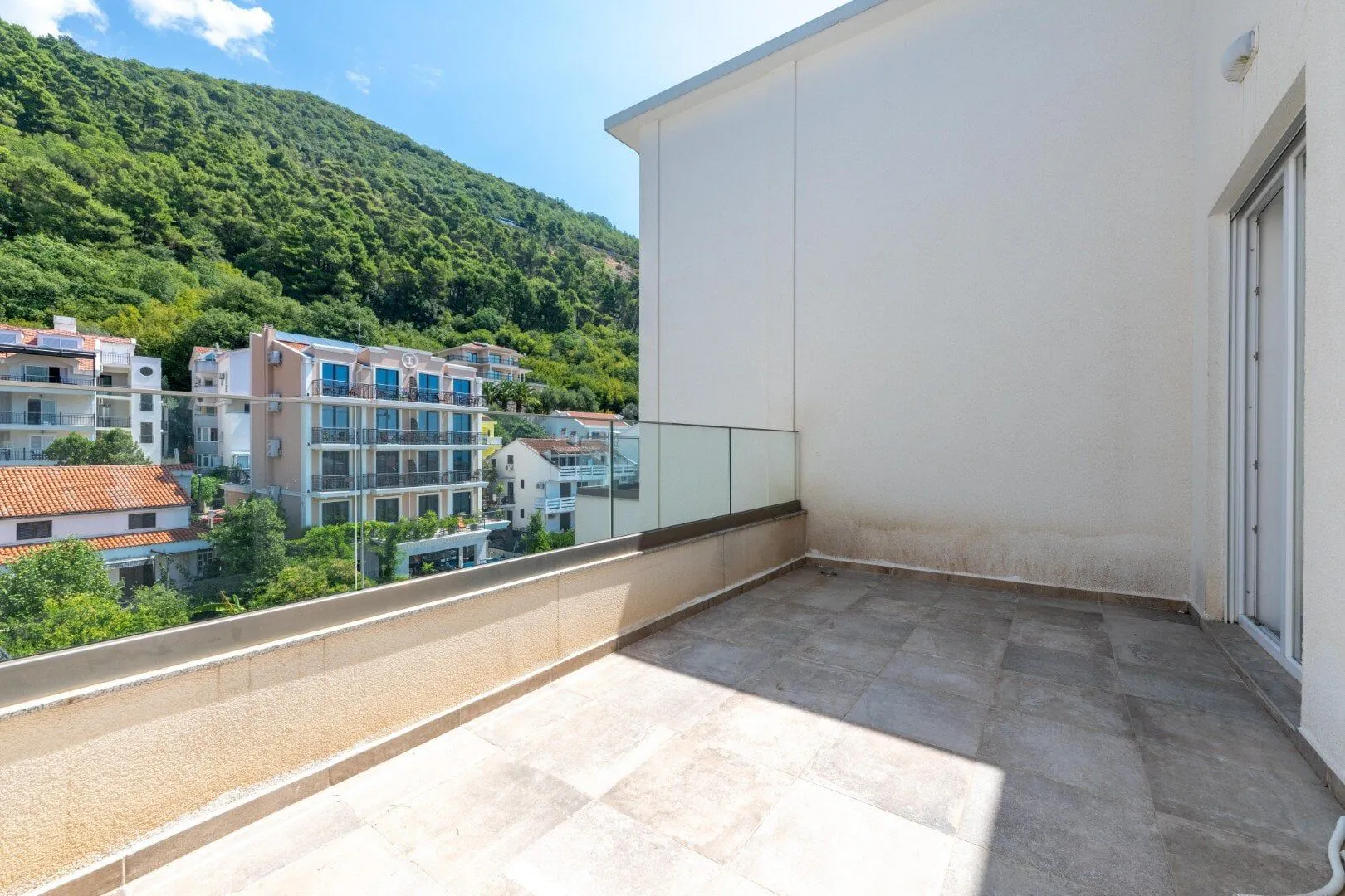 Sale, one bedroom apartment, 86m², Podkošljun, Budva