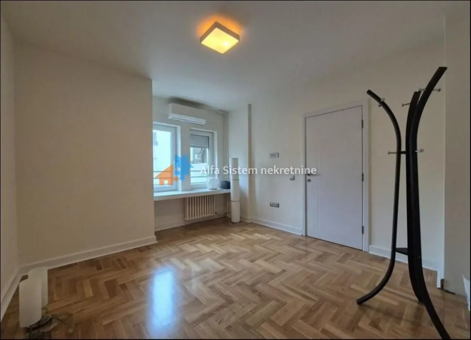 Izdavanje, stan, 150m², Stari Grad, Beograd