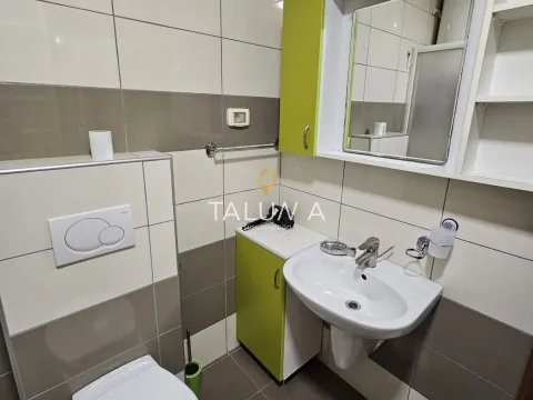 Izdavanje, dvosoban stan, 75m², City Kvart, Podgorica - image 12