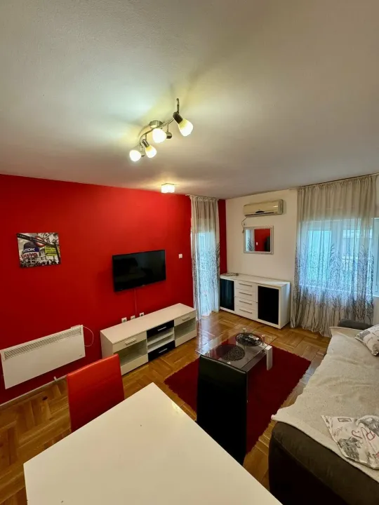 Rent, one bedroom apartment, 50m², Stari Aerodrom, Podgorica