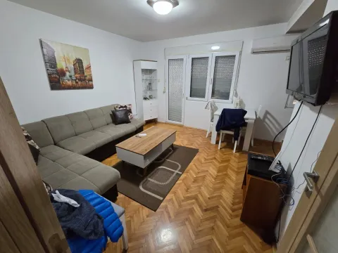 Rent, apartment, 56m², Kotor, Crna Gora - image 1