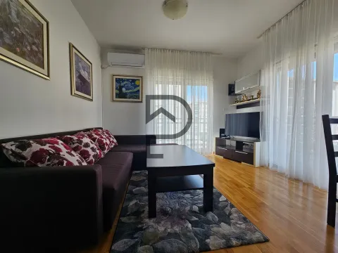 Rent, two bedroom apartment, 64m², City Kvart, Podgorica - image 10