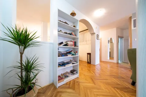 Rent, four bedroom apartment, 120m², Pod Goricom, Podgorica - image 15