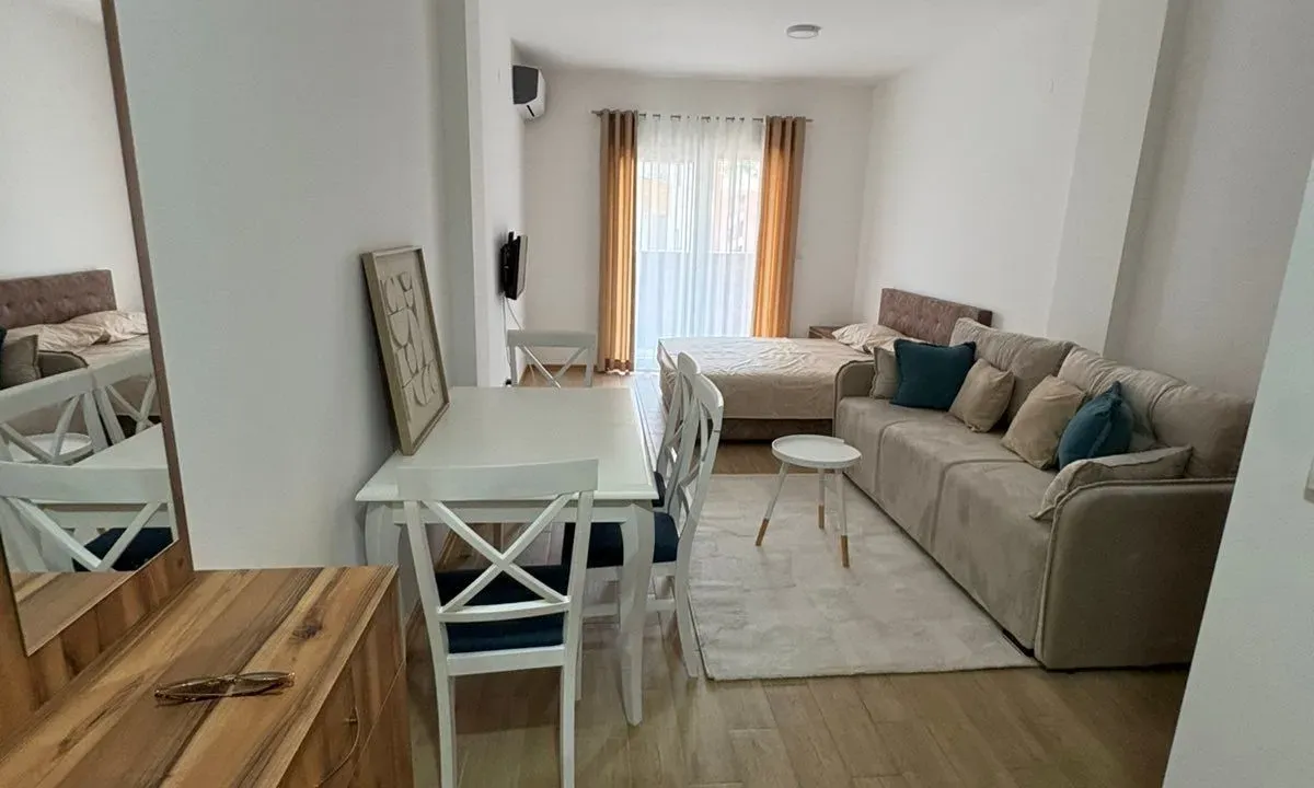Rent, studio apartment, 38m², Centar, Budva