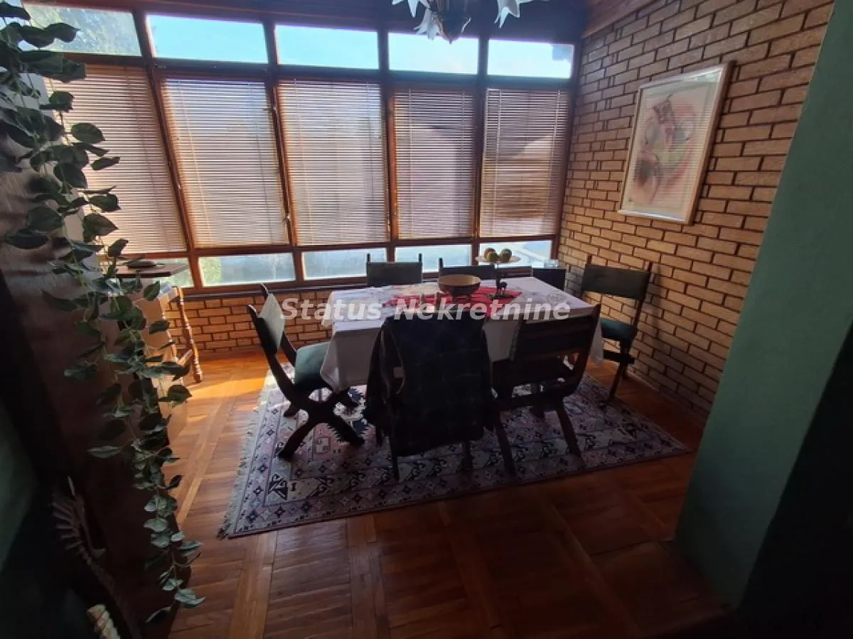 Prodaja, kuća, 200m², Futog, Novi Sad Sve Podlokacije