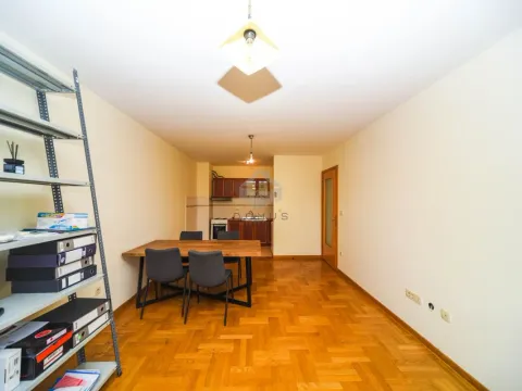 Prodaja, dvosoban stan, 64m², Stari Aerodrom, Podgorica - image 3