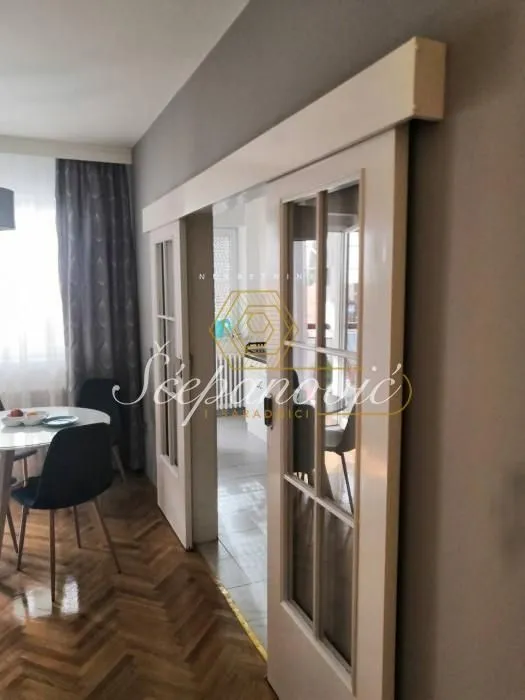 Izdavanje, dvosoban stan, 64m², Centar, Novi Sad