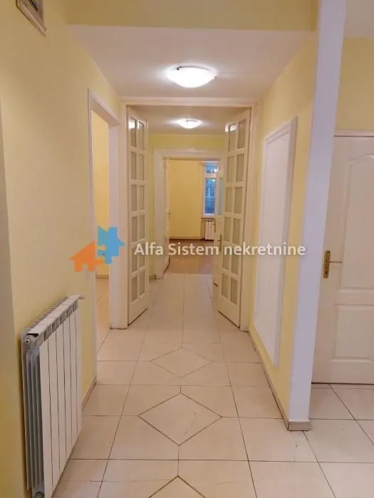 Rent, three bedroom apartment, 70m², Stari Grad, Beograd
