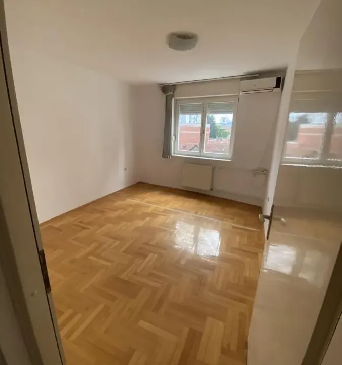 Izdavanje, dvosoban stan, 73m², Crveni Pevac, Niš