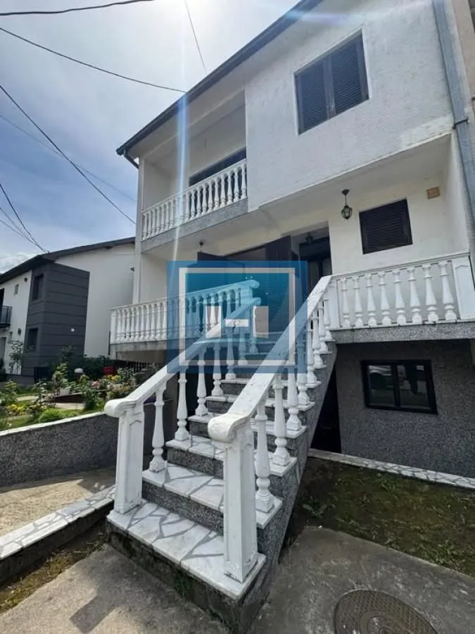 Sale, house, 1m², Ćuprija, Srbija