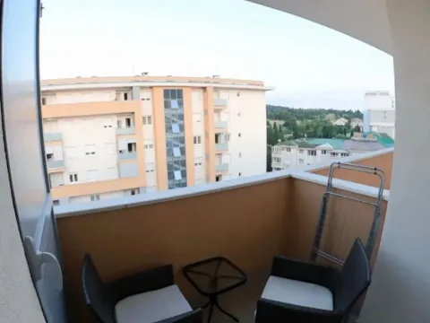 Izdavanje, jednosoban stan, 43m², City Kej, Podgorica - image 7