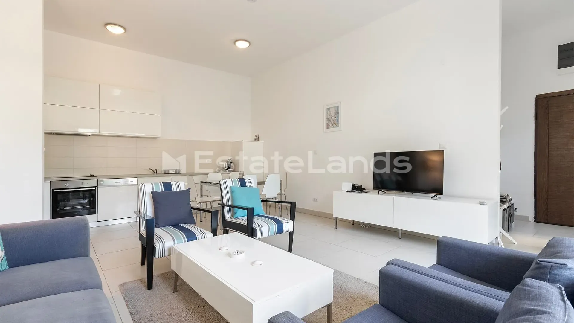 Sale, two bedroom apartment, 84m², Morinj, Kotor