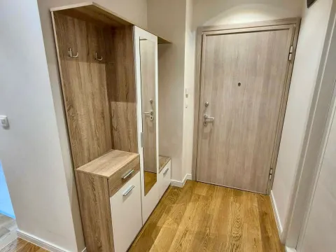 Izdavanje, jednosoban stan, 48m², Centar, Bar - image 8