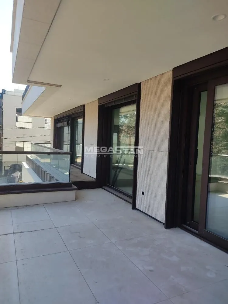 Sale, four bedroom apartment, 221m², Savski Venac, Beograd