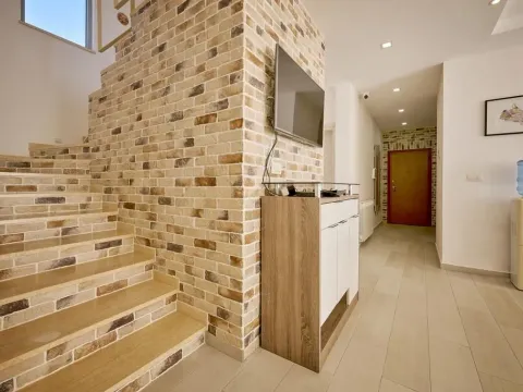 Prodaja, kuća, 200m², Budva, Crna Gora - image 22