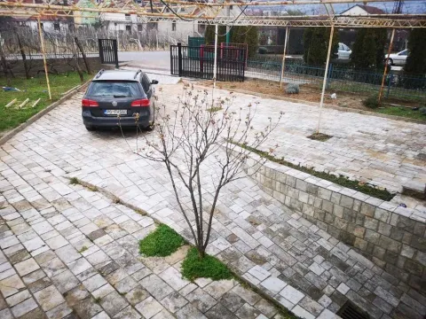 Izdavanje, stan, 350m², Vranići, Podgorica - image 15