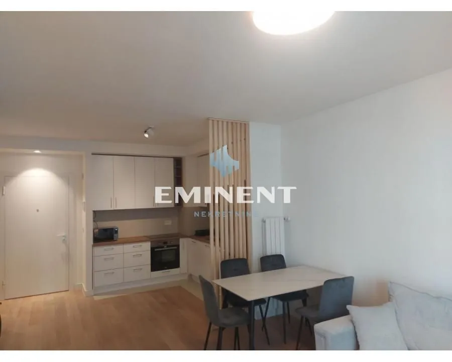 Izdavanje, dvosoban stan, 57m², Savski Venac, Beograd