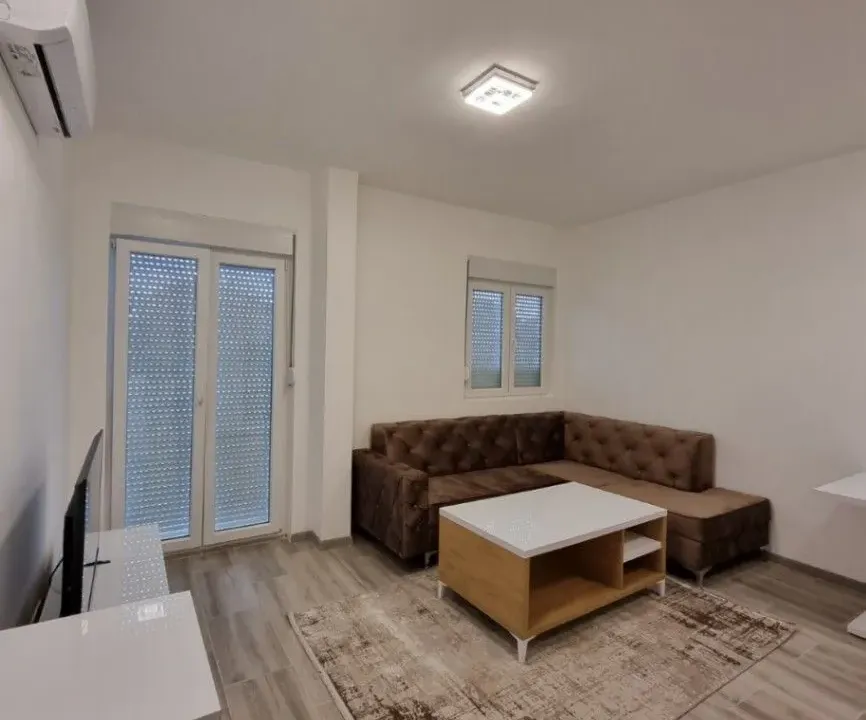 Izdavanje, dvosoban stan, 58m², Gornja Gorica, Podgorica