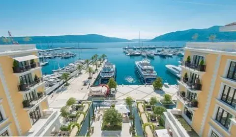 Prodaja, trosoban stan, 190m², Tivat, Crna Gora - image 1