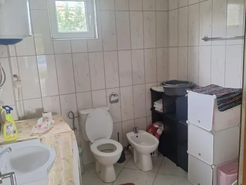 Rent, house, 130m², Tološi, Podgorica - image 7