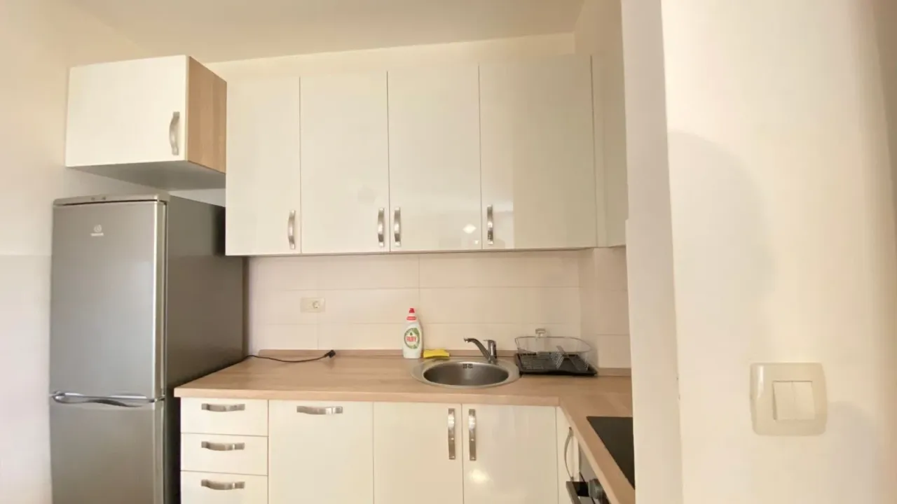 Izdavanje, jednosoban stan, 48m², City Kvart, Podgorica