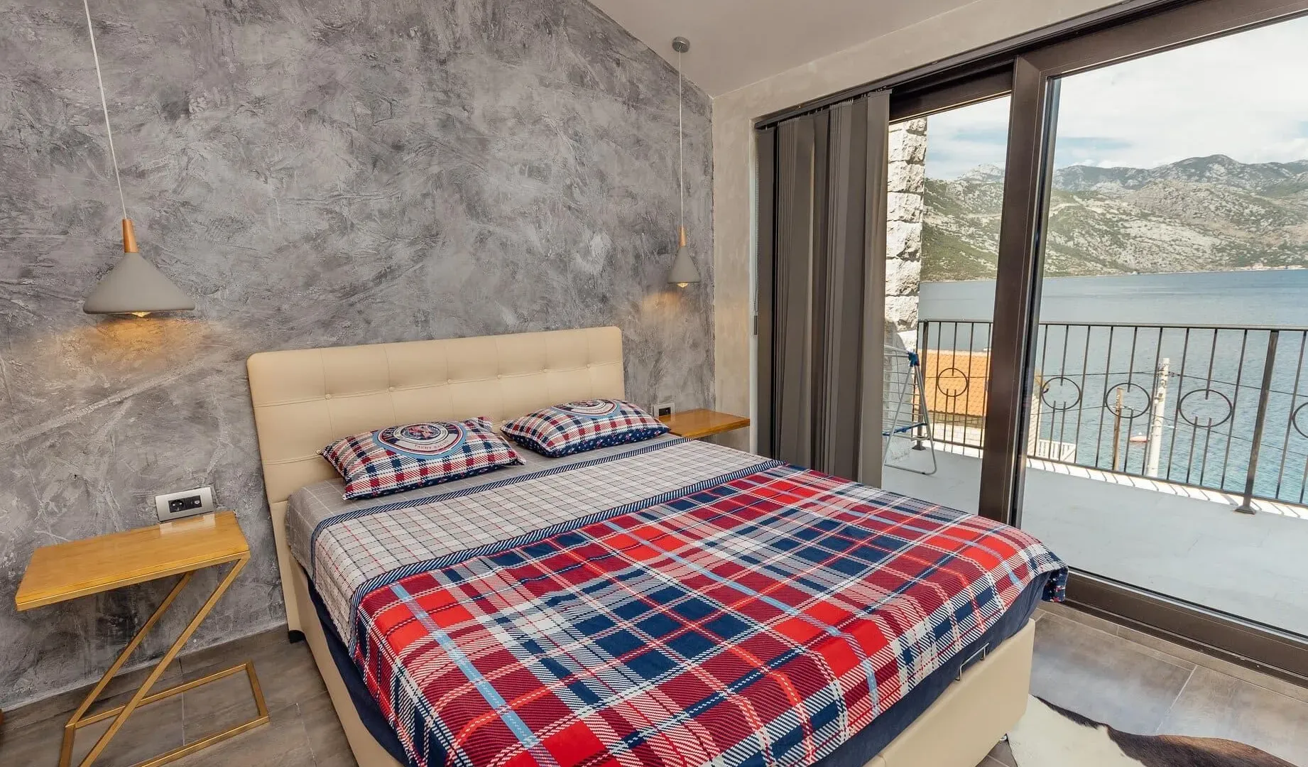 Prodaja, kuća, 300m², Kostanjica, Kotor