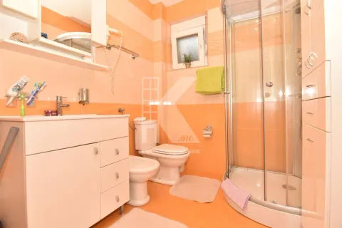 Rent, house, 175m², Vranići, Podgorica - image 9