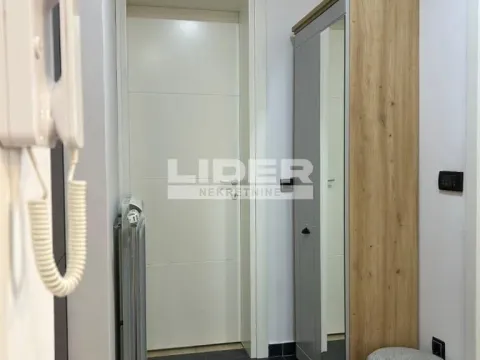 Izdavanje, četvorosoban stan, 100m², Savski Venac, Beograd - image 3