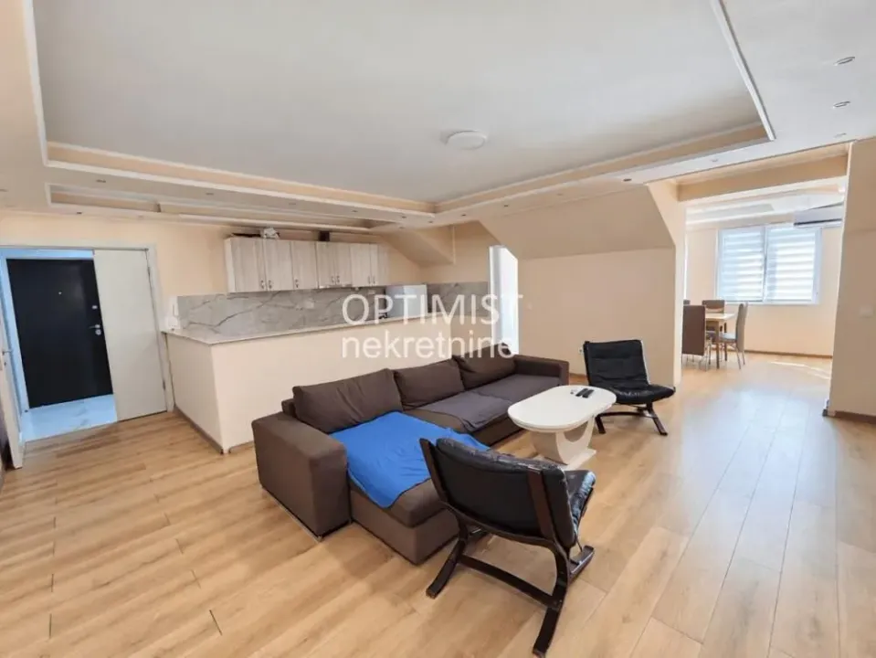 Prodaja, četvorosoban stan, 134m², Železnik, Beograd