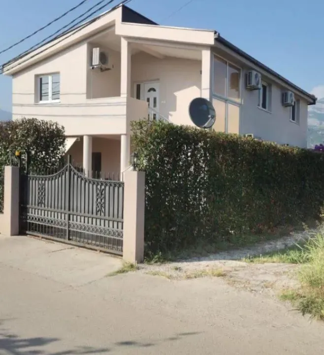 Sale, house, 213m², Bar, Crna Gora