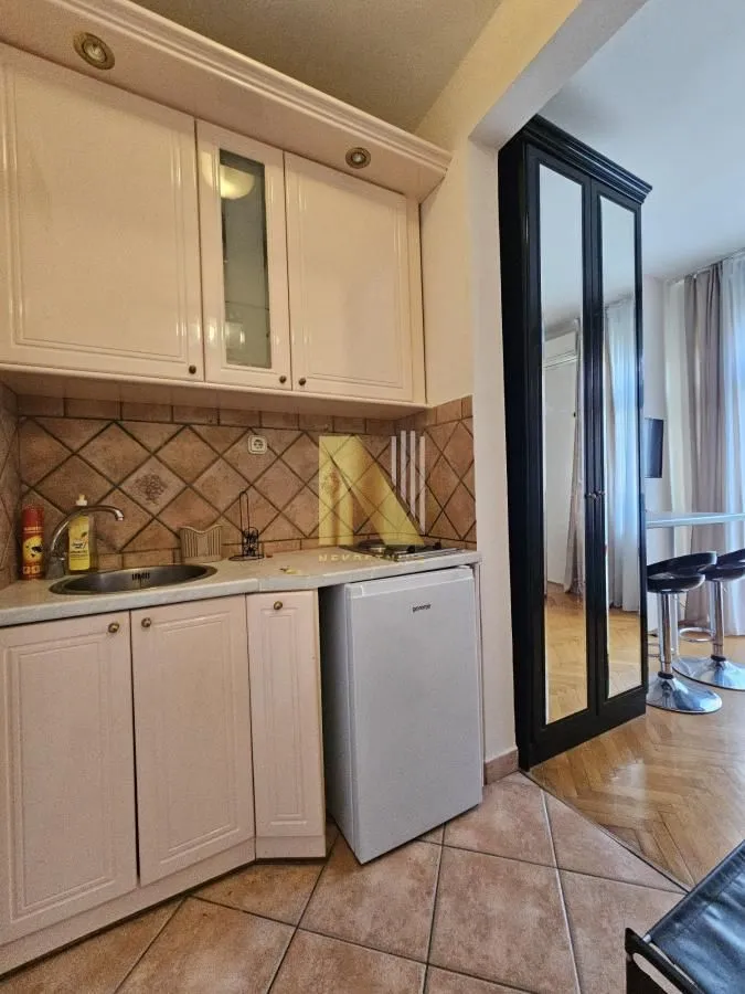 Prodaja, garsonjera, 16m², Socijalno, Novi Sad Sve Podlokacije