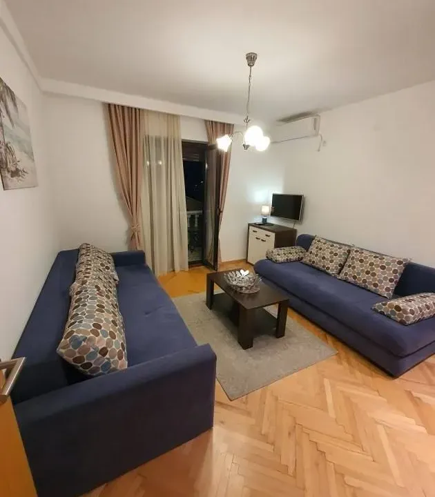 Rent, one bedroom apartment, 48m², Centar, Budva