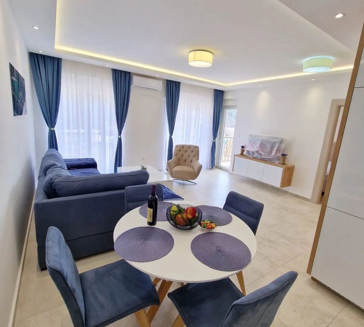 Izdavanje, jednosoban stan, 47m², Budva, Crna Gora