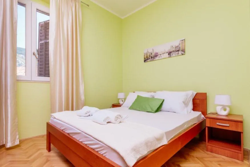 Prodaja, dvosoban stan, 62m², Stari Grad Kotor, Kotor