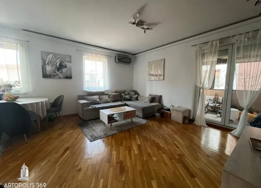 Prodaja, trosoban stan, 83m², Uciteljsko Naselje, Zvezdara Sve Podlokacije