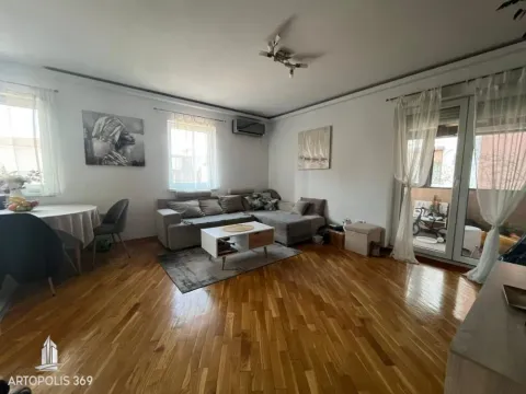 Stan in Uciteljsko Naselje