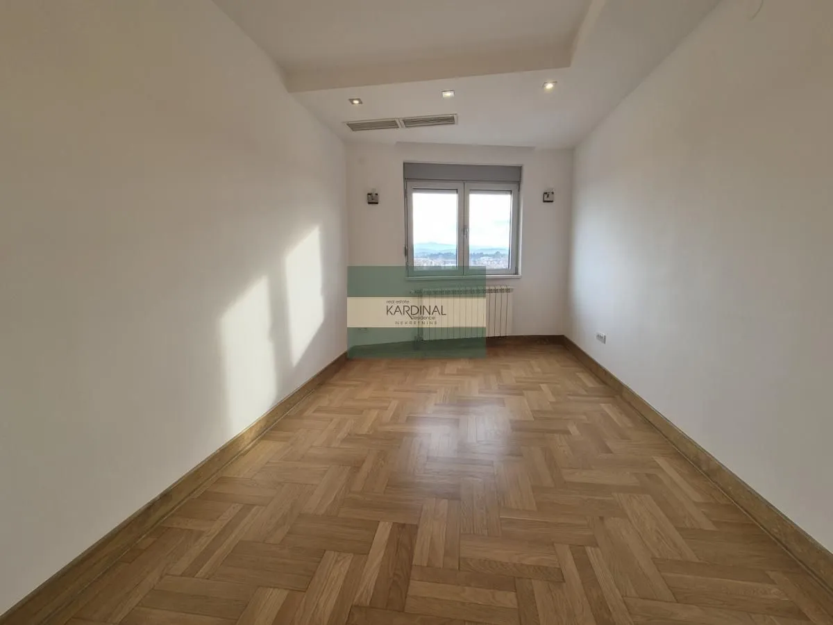Prodaja, trosoban stan, 95m², Vašarište, Jagodina