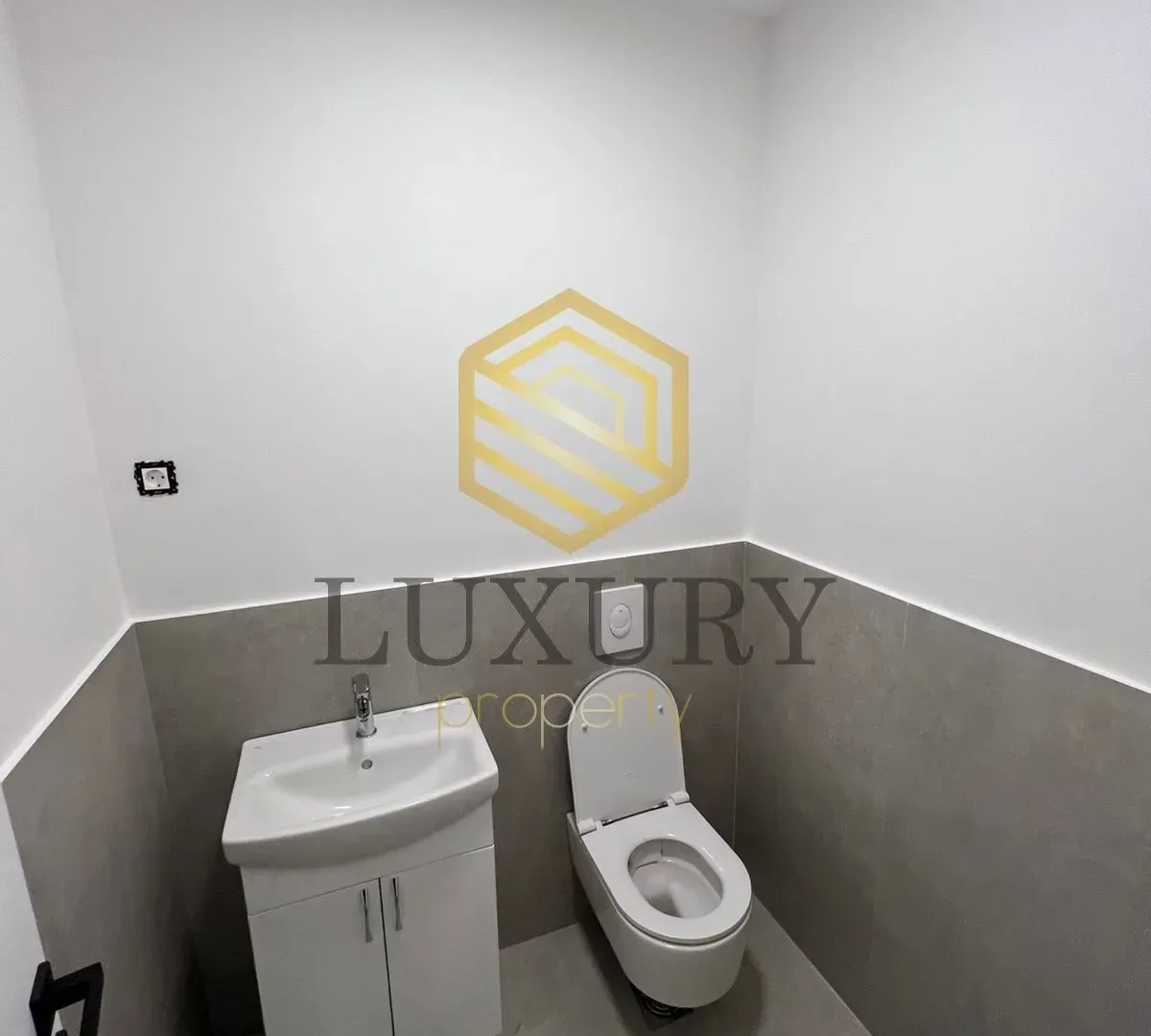 Rent, office space, 95m², City Kvart, Podgorica