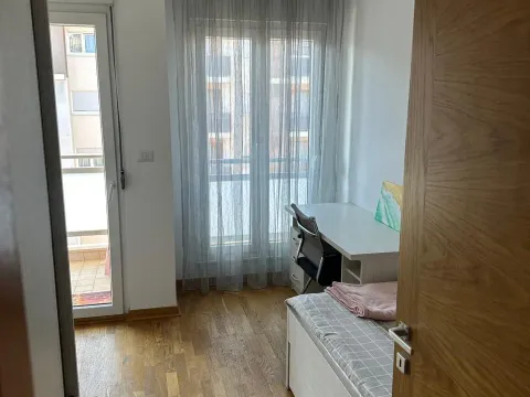 Izdavanje, dvosoban stan, 64m², City Kvart, Podgorica - image 12
