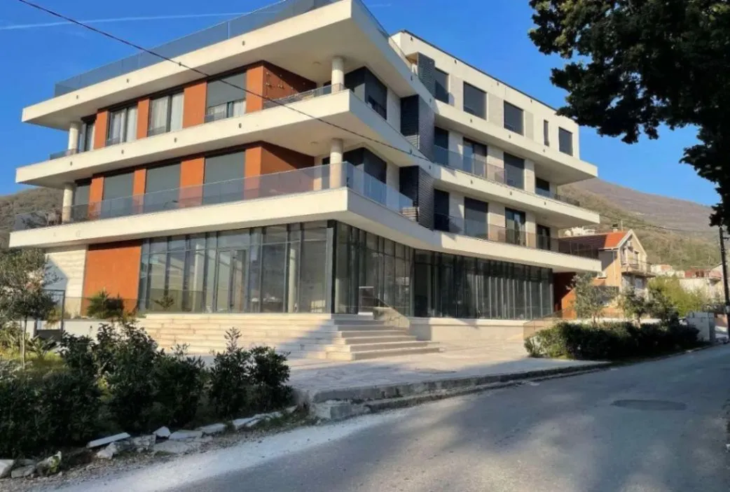 Izdavanje, ugostiteljski objekat, 276m², Donja Lastva, Tivat