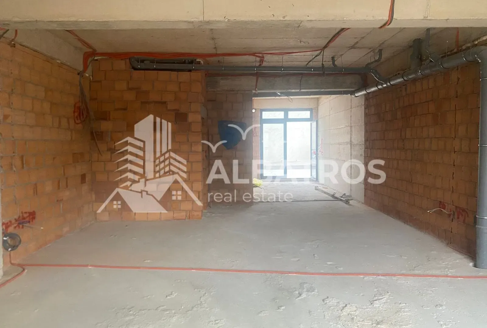 Izdavanje, poslovni prostor, 95m², Šušanj, Bar