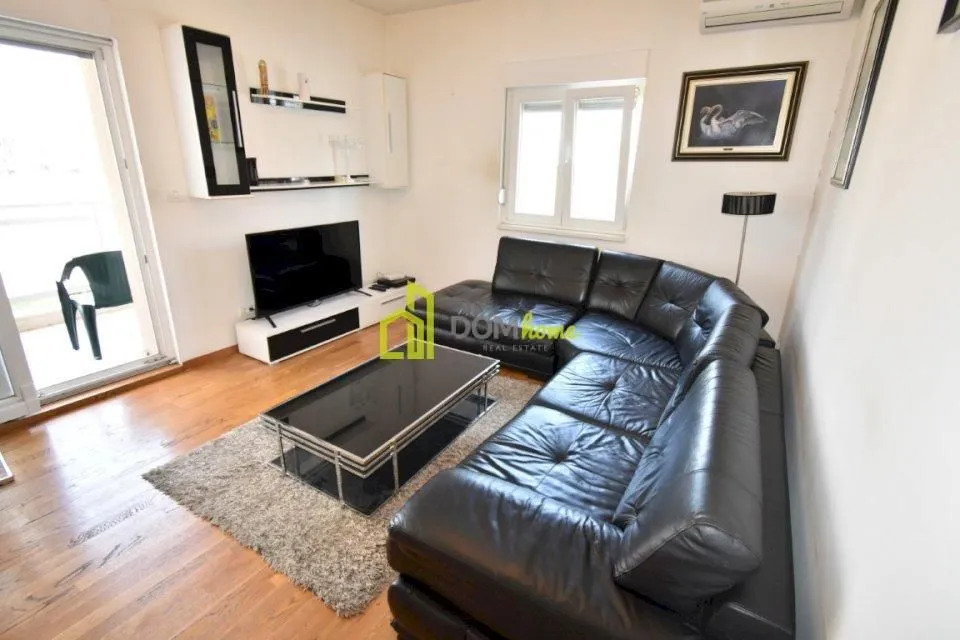 Izdavanje, dvosoban stan, 64m², City Kvart, Podgorica