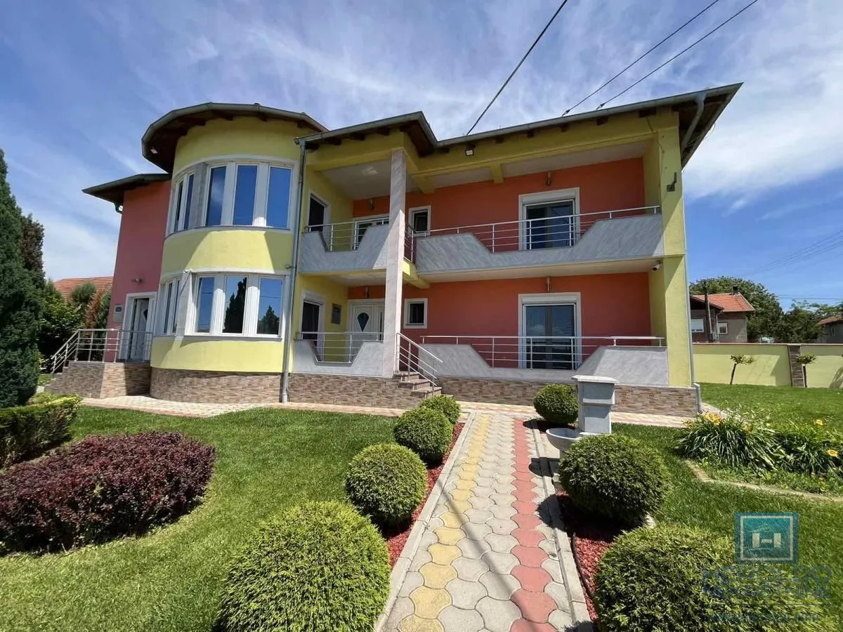 Prodaja, kuća, 302m², Vinorača, Jagodina