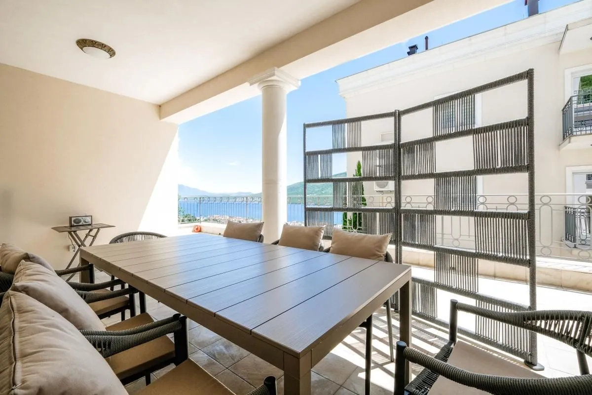 Prodaja, trosoban stan, 166m², Đenovići, Herceg Novi