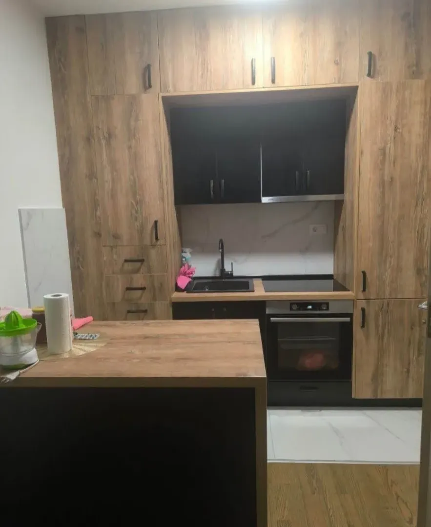 Izdavanje, jednosoban stan, 45m², Pobrežje, Podgorica