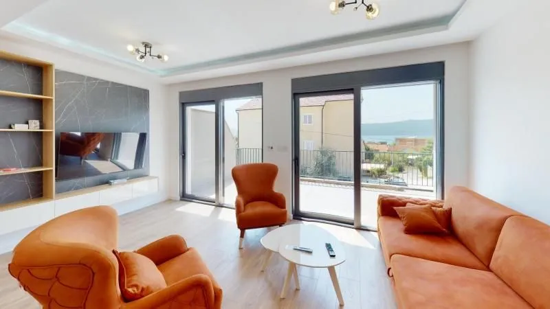 Rent, two bedroom apartment, 72m², Kalimanj, Tivat