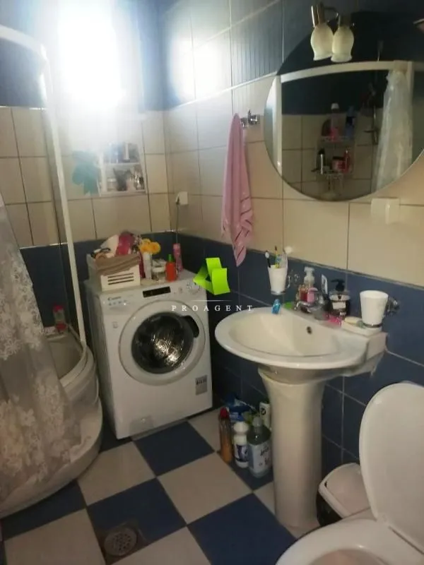 Prodaja, trosoban stan, 80m², Palilula, Niš