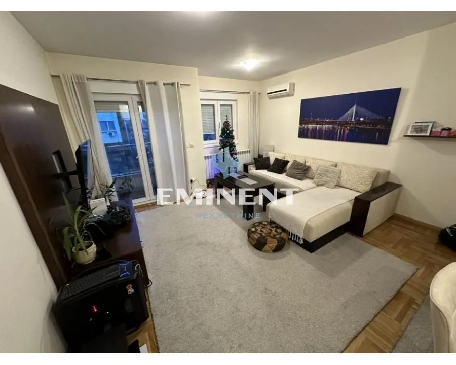 Izdavanje, trosoban stan, 72m², Lekino Brdo, Voždovac Sve Podlokacije